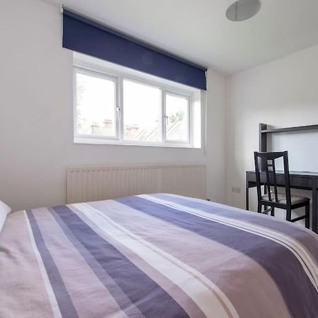 Lovely 2-Bed 15 Minutes To Central London Exteriör bild