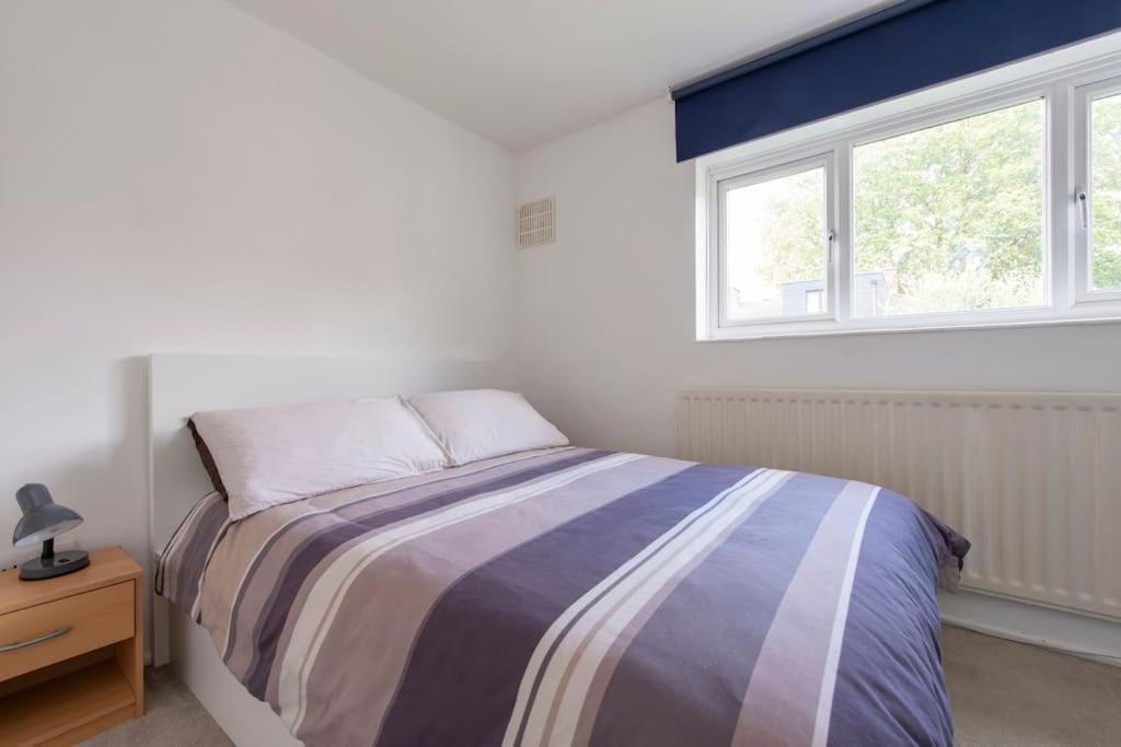 Lovely 2-Bed 15 Minutes To Central London Exteriör bild
