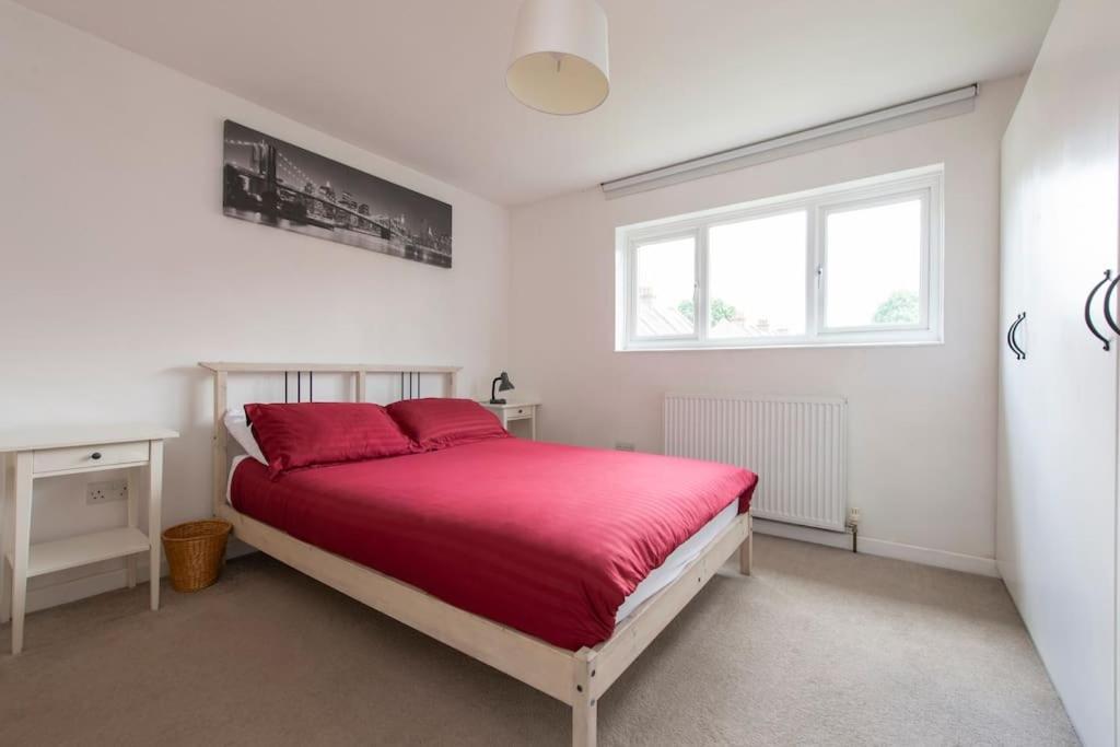 Lovely 2-Bed 15 Minutes To Central London Exteriör bild