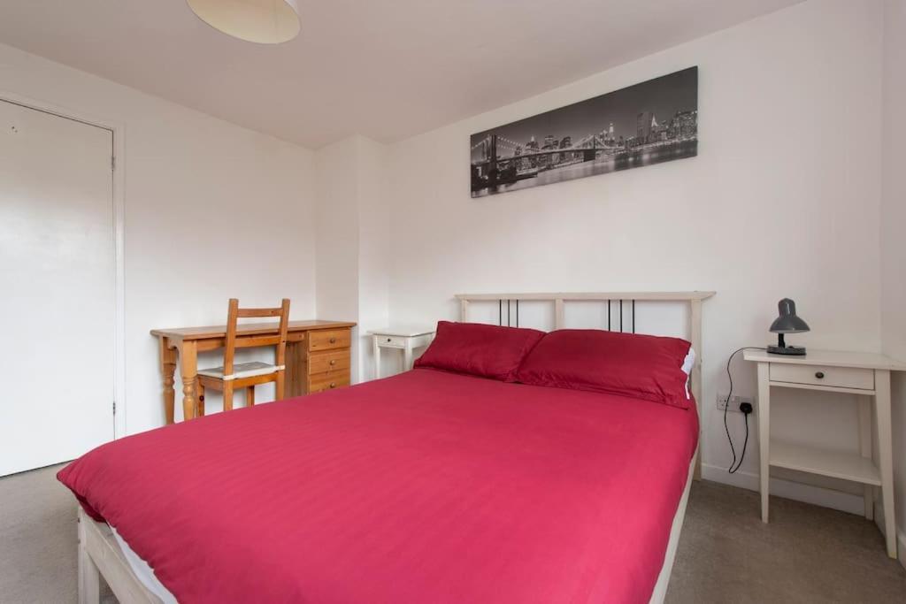 Lovely 2-Bed 15 Minutes To Central London Exteriör bild