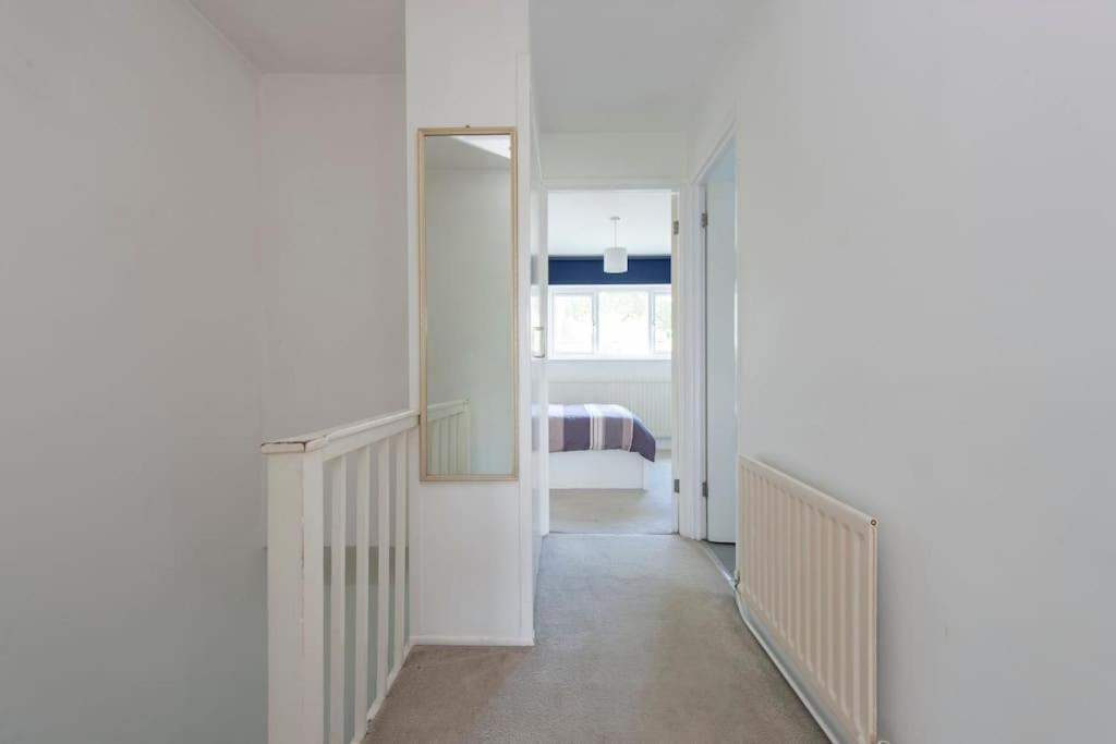 Lovely 2-Bed 15 Minutes To Central London Exteriör bild