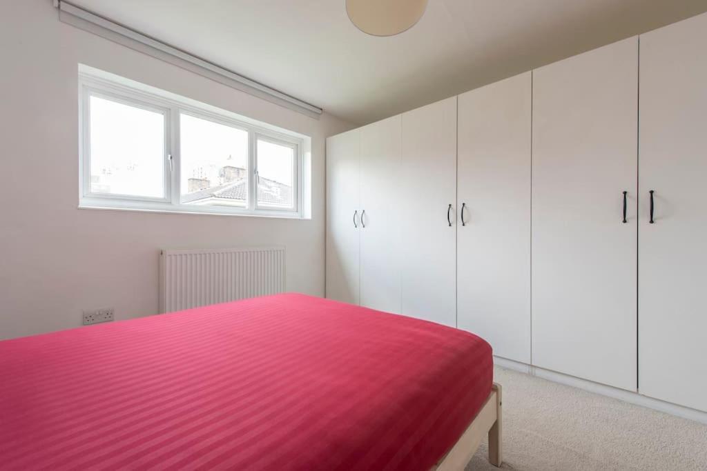 Lovely 2-Bed 15 Minutes To Central London Exteriör bild