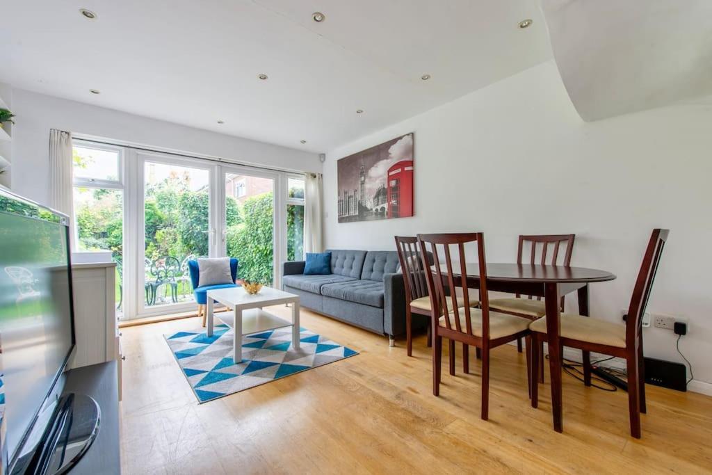 Lovely 2-Bed 15 Minutes To Central London Exteriör bild